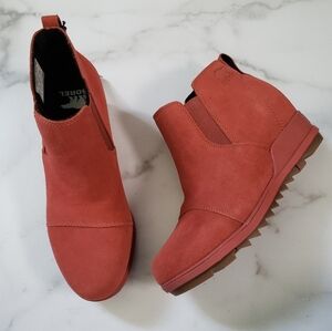 Sorel Orange Suede Waterproof Chelsea Wedge Ankle Boots Size: 6 5 Rust